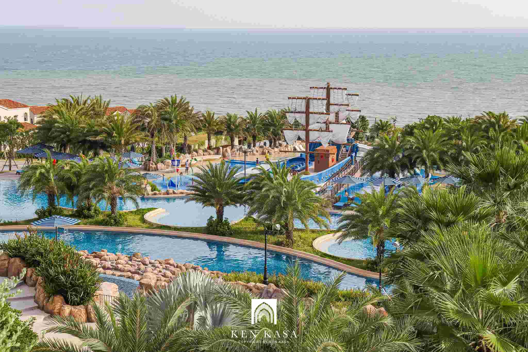 hồ bơi Centara Mirage Resort Mũi Né